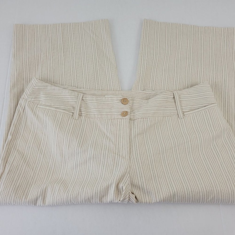 Cato Women’s Plus Capris Beige Dot Striped